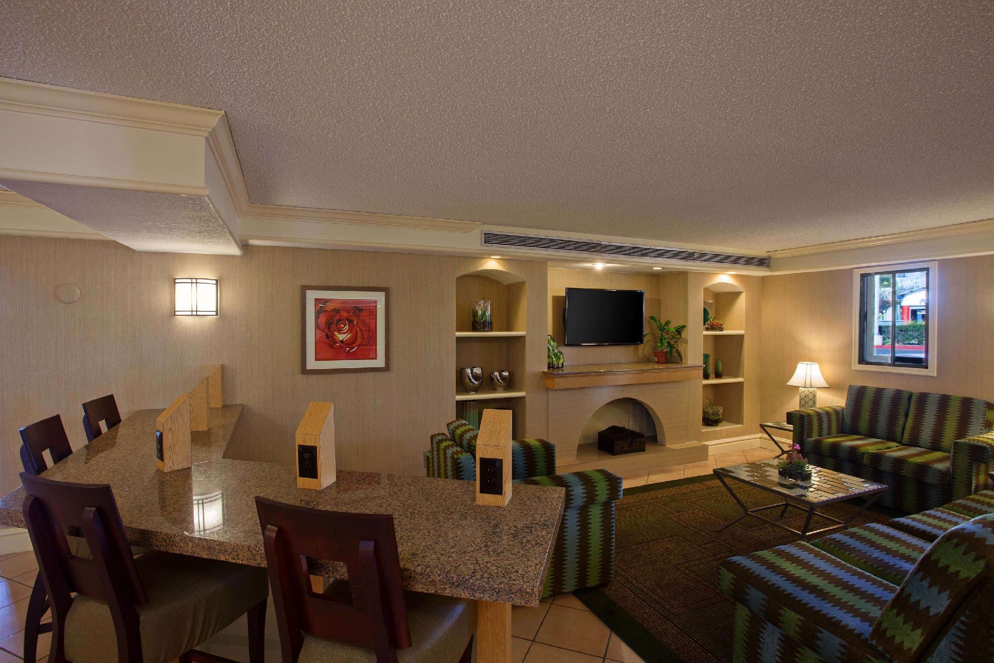 La Quinta Inn & Suites By Wyndham Irvine Spectrum Екстер'єр фото