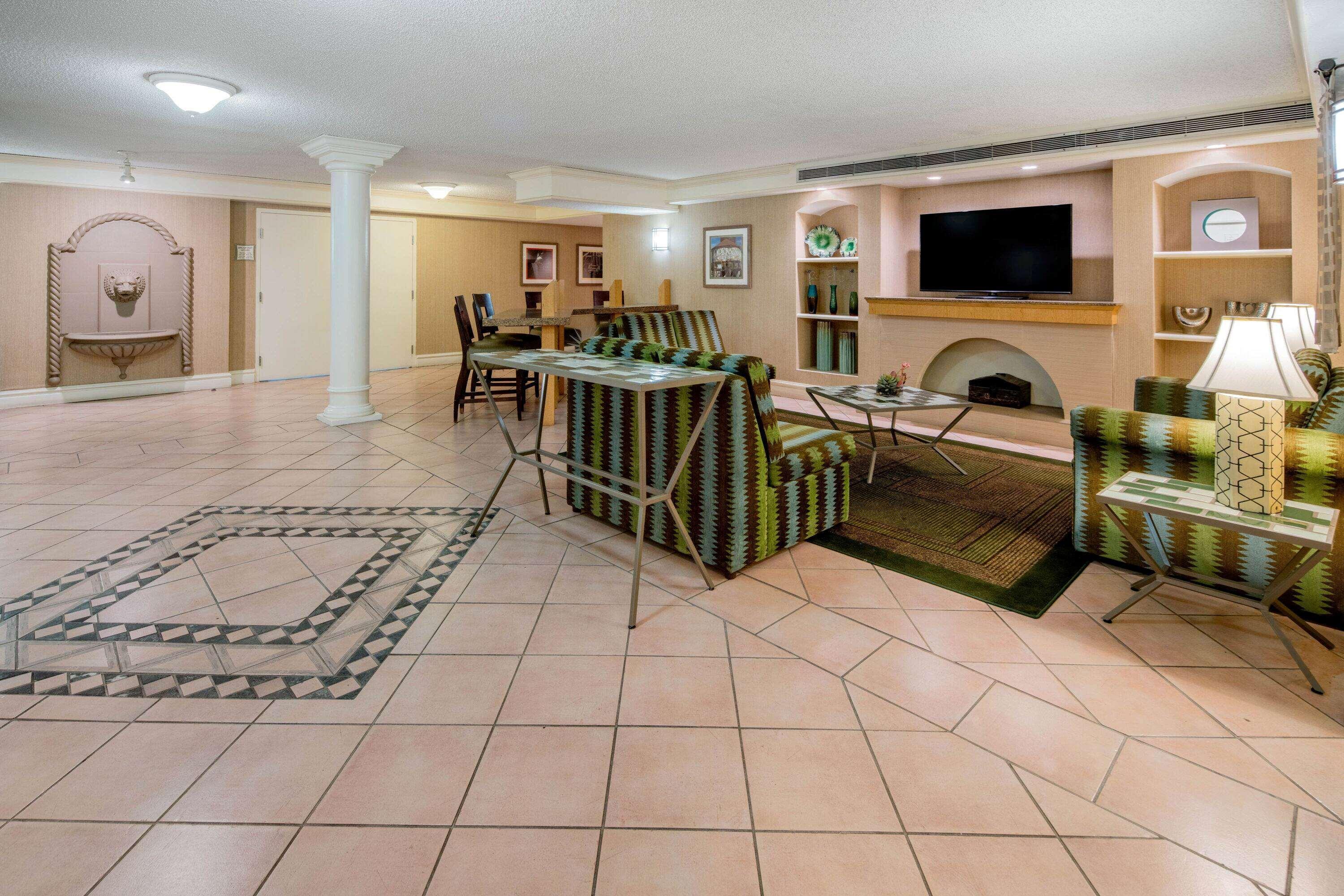 La Quinta Inn & Suites By Wyndham Irvine Spectrum Екстер'єр фото