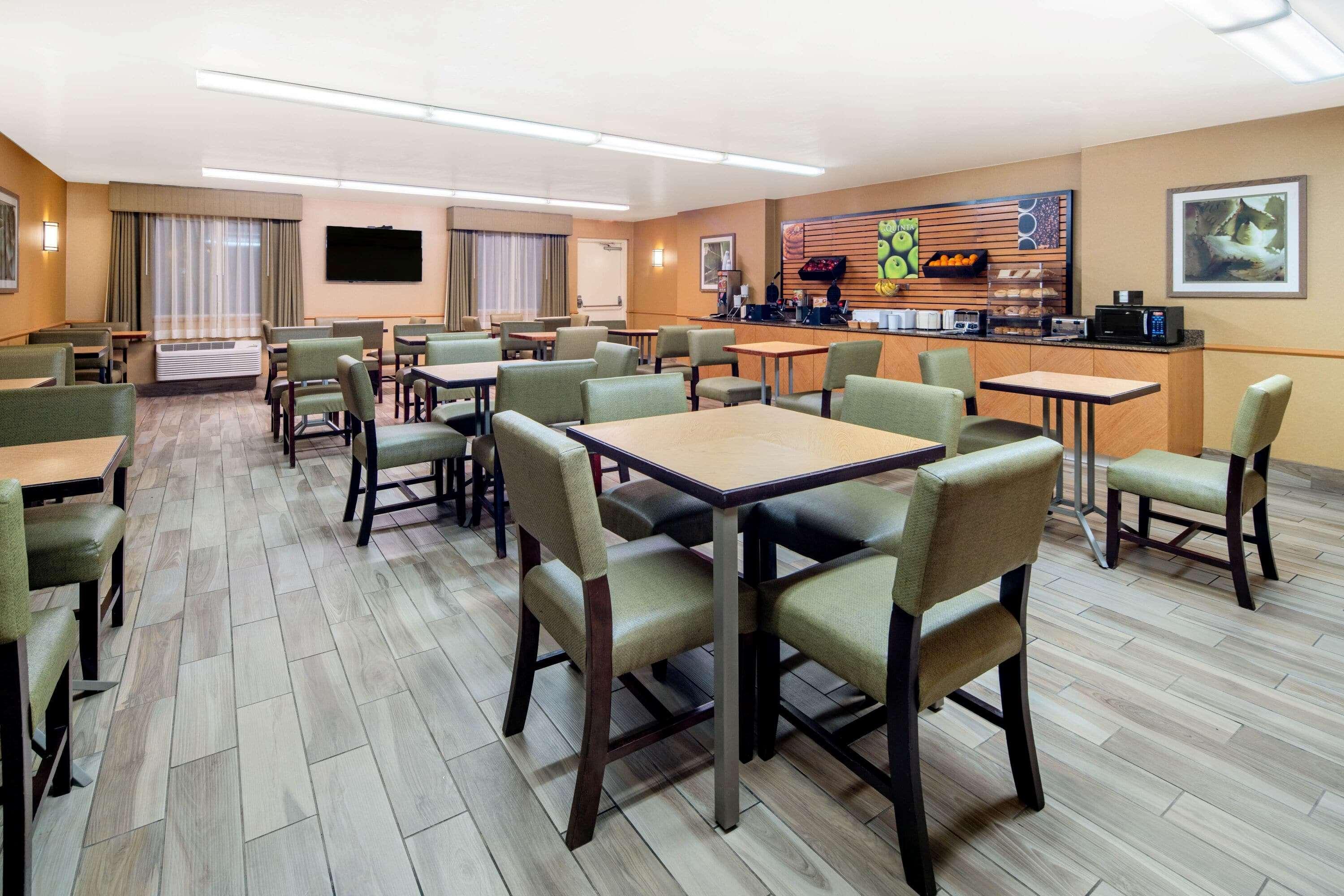La Quinta Inn & Suites By Wyndham Irvine Spectrum Екстер'єр фото