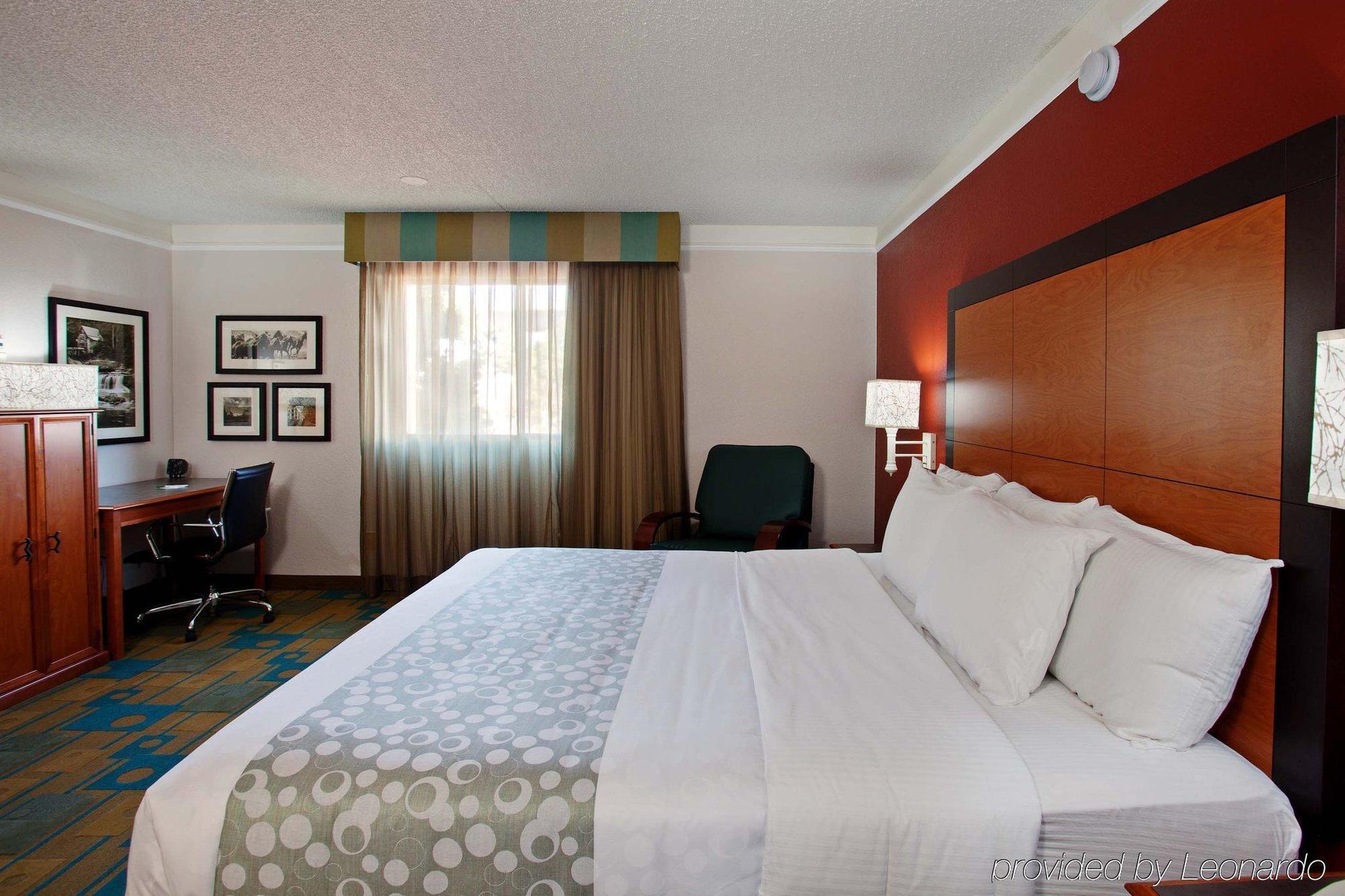 La Quinta Inn & Suites By Wyndham Irvine Spectrum Екстер'єр фото